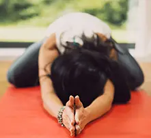 Le yoga réduit les douleurs